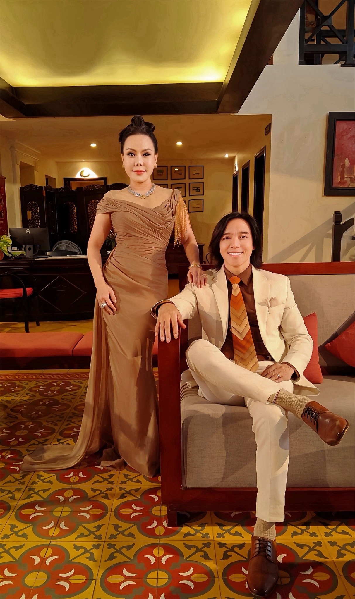 Việt Hương livestream để lộ h&igrave;nh ảnh lạ- Ảnh 3.