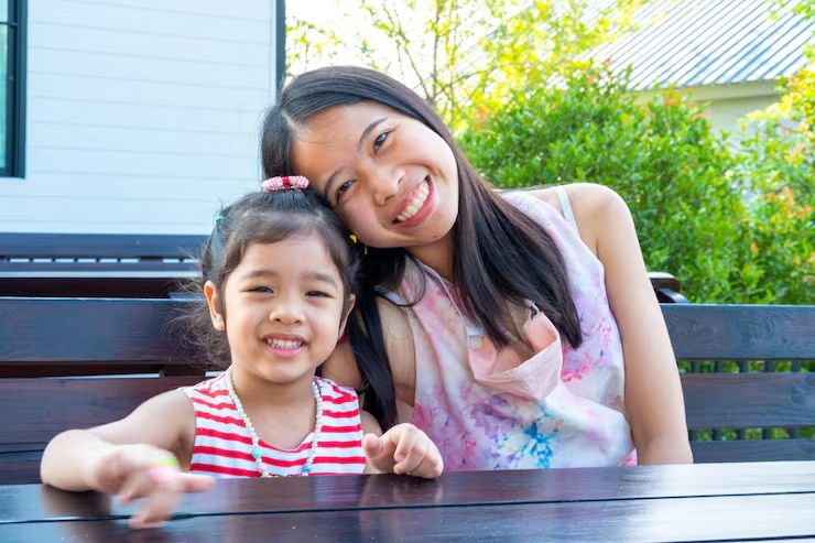 B&agrave; mẹ H&agrave; Nội bật m&iacute; c&aacute;ch dạy con 1 KỸ NĂNG si&ecirc;u quan trọng: Con lớn l&ecirc;n tự tin, hạnh ph&uacute;c, "vứt" đ&acirc;u cũng sống tốt!- Ảnh 1.