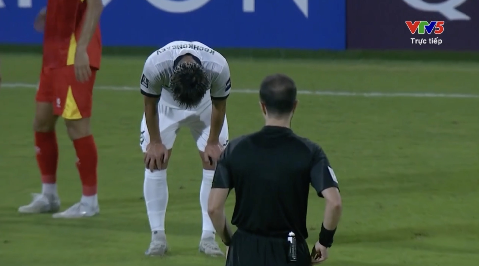 U23 Kyrgyzstan &ocirc;m mặt bật kh&oacute;c sau trận thua, phản ứng của cầu thủ U23 Việt Nam 10 điểm!- Ảnh 4.