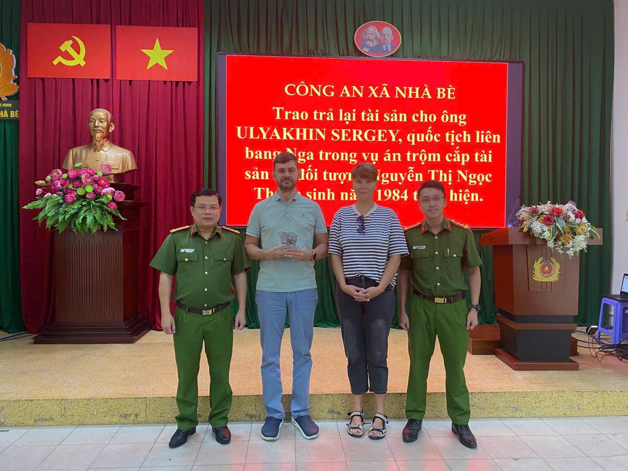 Nữ gi&uacute;p việc Nguyễn Thị Ngọc Thanh trộm h&agrave;ng ngh&igrave;n USD của vợ chồng người Nga ở TP.HCM- Ảnh 1.