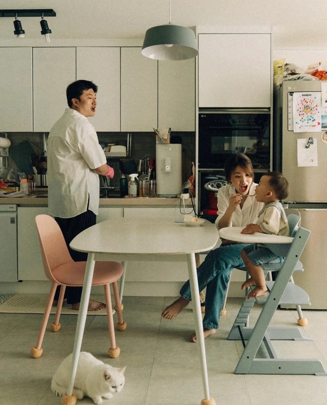 Giữa l&uacute;c b&atilde;o gi&aacute;, học 7 th&oacute;i quen tằn tiện của c&aacute;c mẹ c&aacute;c chị thập ni&ecirc;n 60: Vừa dư dả tiền bạc, vừa thấy đời an y&ecirc;n lạ thường- Ảnh 1.