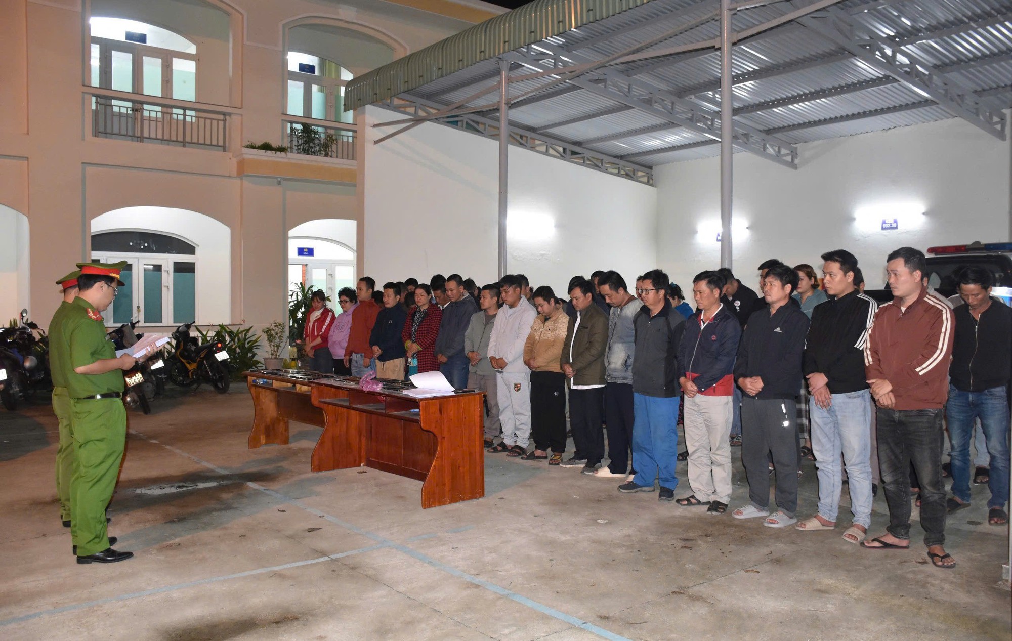 Bắt Nguyễn Văn Công SN 1986, cầm đầu đường dây tội phạm quy mô đặc biệt lớn- Ảnh 1. Bắt Nguyễn Văn Công SN 1986, cầm đầu đường dây tội phạm quy mô đặc biệt lớn- Ảnh 1.