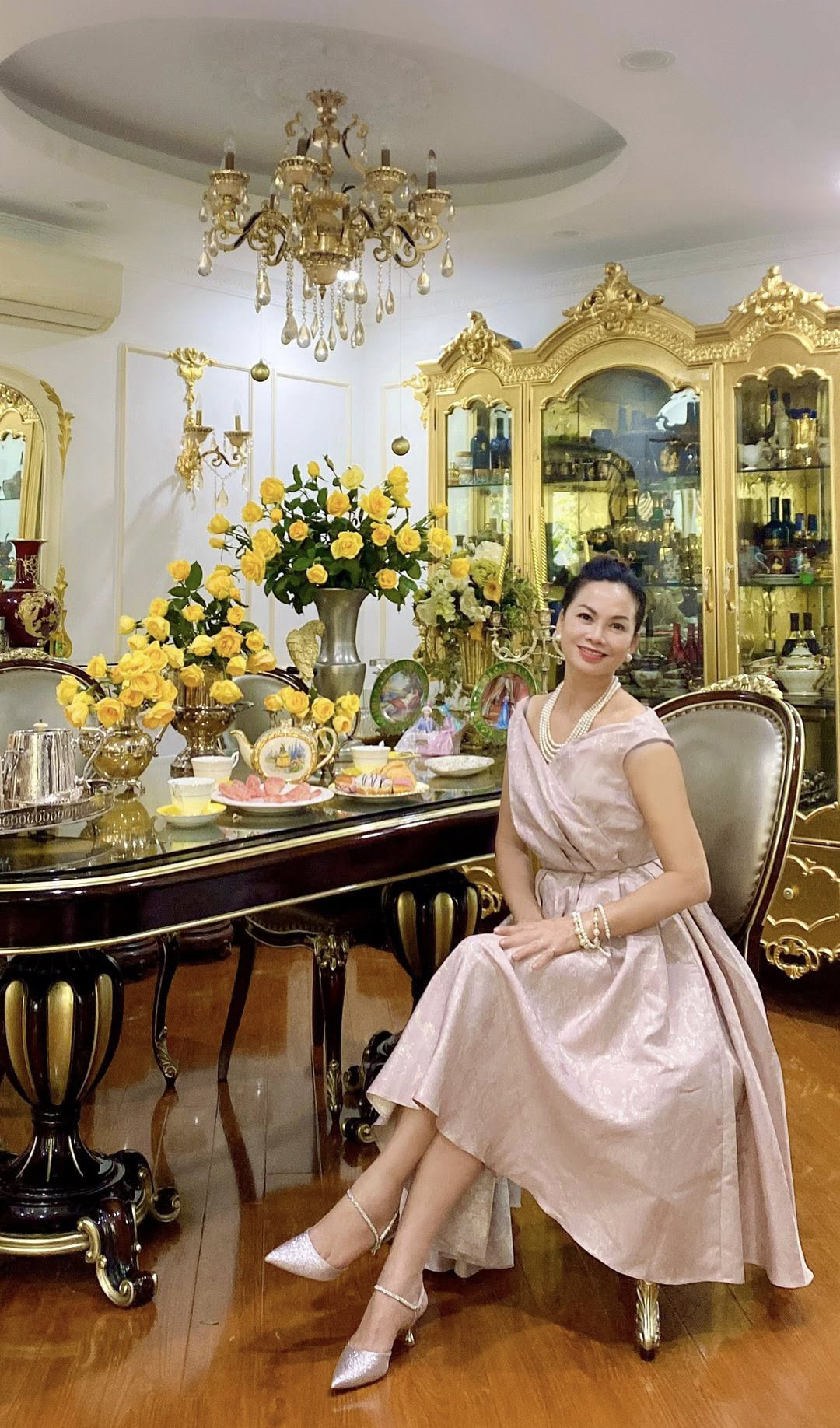 Căn hộ 156m2 ngập hoa của vợ chồng U60 ở Hà Nội - nơi tuổi trung niên chậm lại và an yên- Ảnh 12. Căn hộ 156m2 ngập hoa của vợ chồng U60 ở Hà Nội - nơi tuổi trung niên chậm lại và an yên- Ảnh 12.