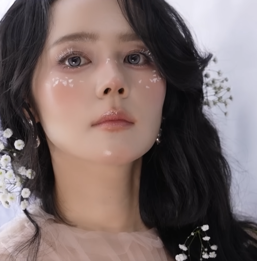 Han Ga In đi&ecirc;n thật rồi!- Ảnh 3.