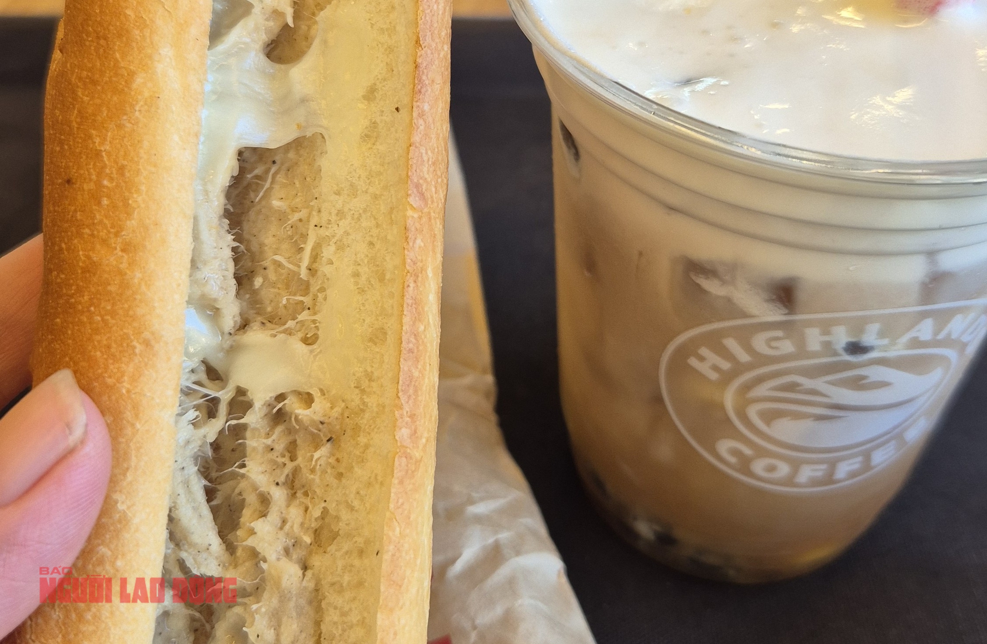 Highlands Coffee phản ứng chậm khi bị r&eacute;o t&ecirc;n trong vụ "đồ hộp Hạ Long"- Ảnh 1.