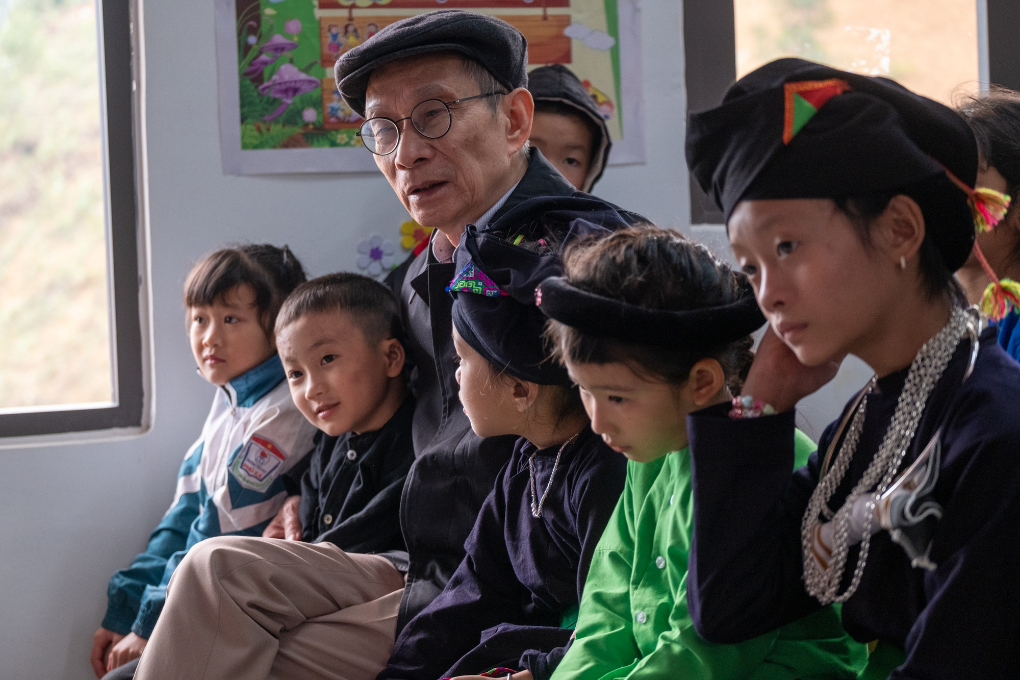 1 năm sau "lời hẹn ước" đặc biệt giữa nh&agrave; gi&aacute;o đầu ti&ecirc;n đạt 1 triệu vote tại WeChoice Awards v&agrave; 22 đứa trẻ L&agrave;ng Nủ- Ảnh 4.