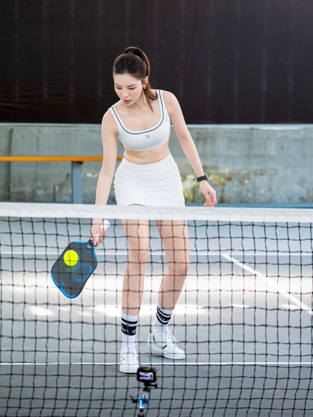C&oacute; mấy tấm ảnh Kỳ Duy&ecirc;n chơi pickleball với Hương Giang th&ocirc;i m&agrave; kh&ocirc;ng thể rời mắt, visual trắng ph&aacute;t s&aacute;ng!- Ảnh 5.