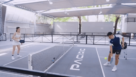 Đi học muộn nhưng thầy xịn khỏi b&agrave;n: Kỳ Duy&ecirc;n được L&yacute; Ho&agrave;ng Nam k&egrave;m cặp chơi pickleball, visual trắng ph&aacute;t s&aacute;ng g&acirc;y sốt MXH- Ảnh 11.