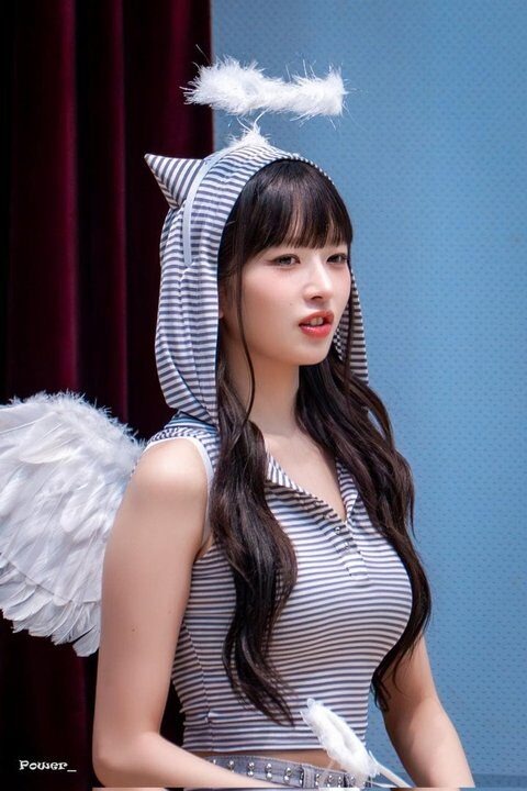 Xuất hiện c&ocirc; g&aacute;i c&oacute; tỷ lệ cơ thể ho&agrave;n hảo hơn cả Lisa, nhan sắc như b&uacute;p b&ecirc; sống th&aacute;ch thức lu&ocirc;n cam thường- Ảnh 5.