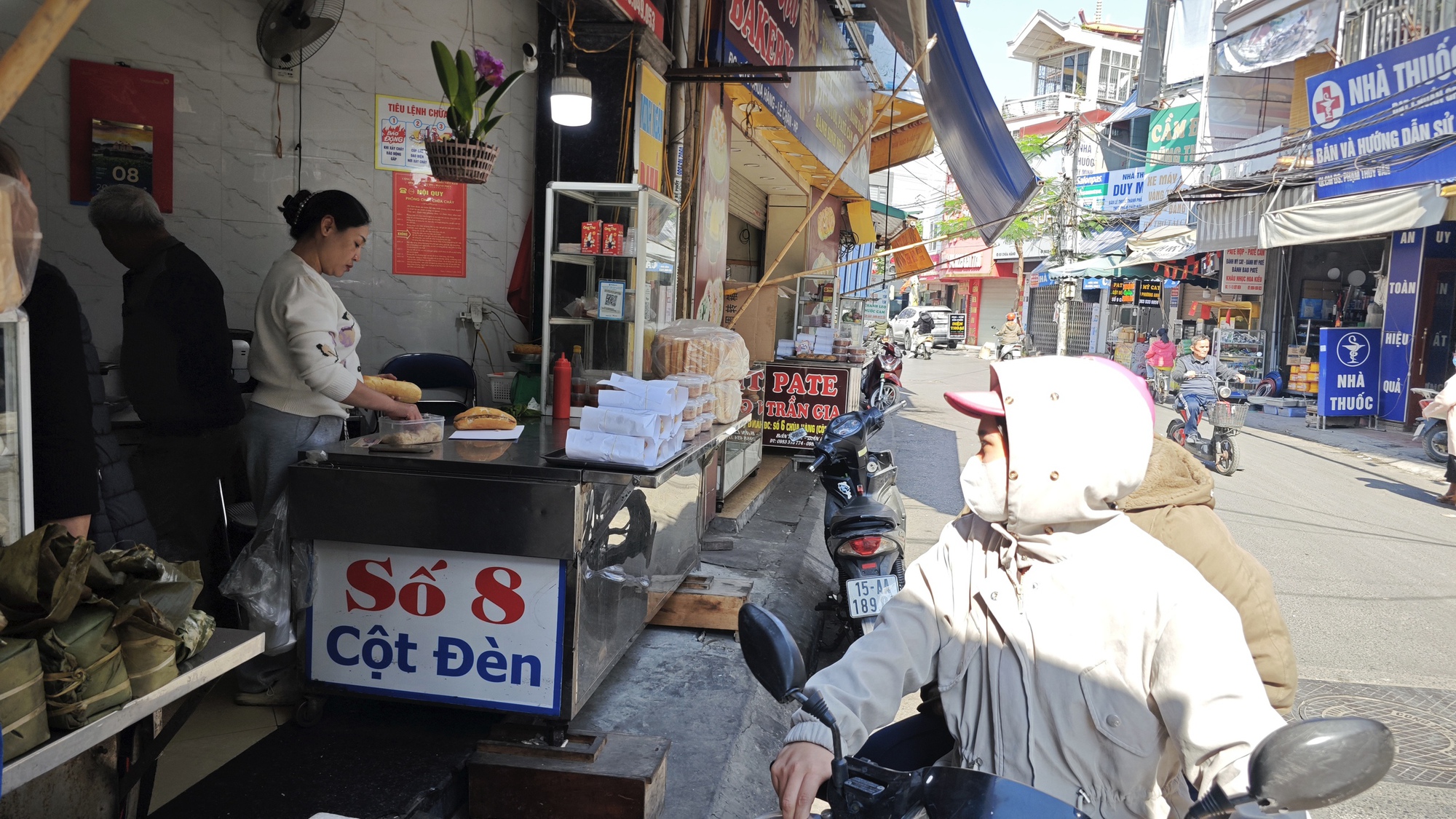 Về Hải Ph&ograve;ng gặp người b&aacute;n pate truyền thống, lượng kh&aacute;ch giảm 60%: &ldquo;Ch&uacute;ng t&ocirc;i kh&ocirc;ng c&oacute; quan hệ g&igrave; với pate Cột Đ&egrave;n kia&rdquo;- Ảnh 14.