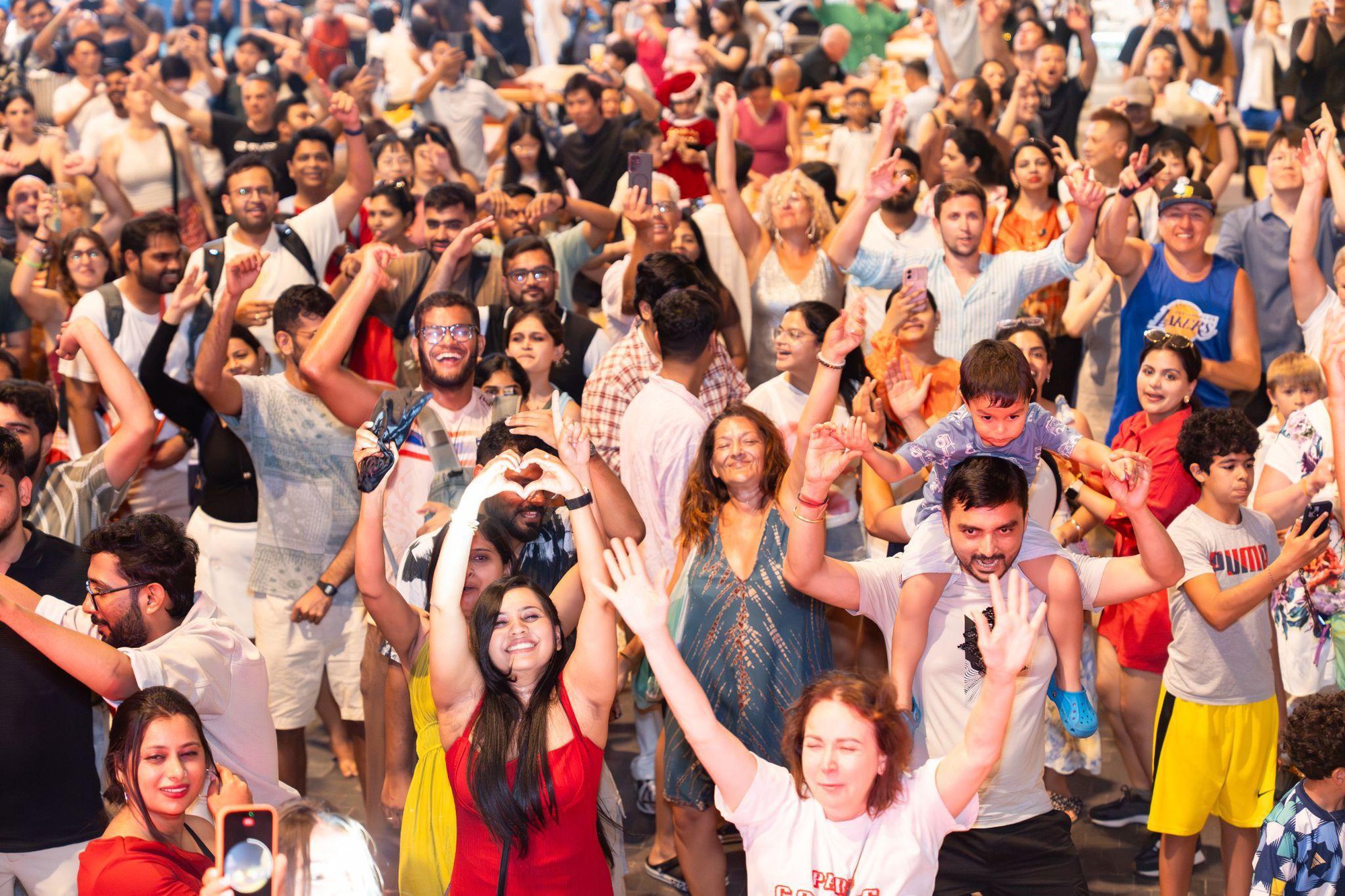 Kh&aacute;ch quốc tế đổ bộ, tới Ph&uacute; Quốc tưởng m&igrave;nh đi nước ngo&agrave;i- Ảnh 3.