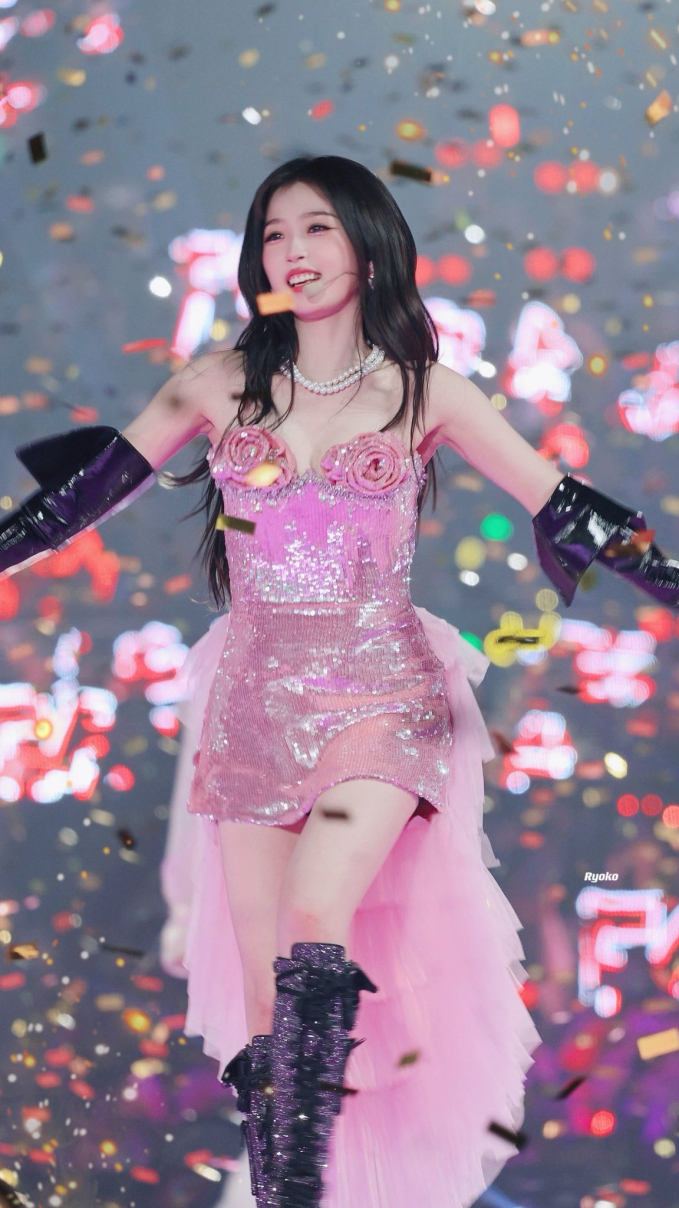 Sự hết thời của mỹ nh&acirc;n bị gh&eacute;t nhất 2025: Đ&agrave;i trung ương ngầm ph&aacute;t t&iacute;n hiệu cấm s&oacute;ng, cả loạt show cuối năm ng&oacute; lơ- Ảnh 5.