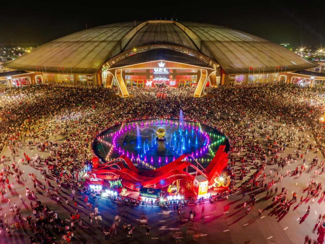 Đấu Trường Sấm tại H&agrave; Nội quy tụ 50.000 người mở m&agrave;n l&agrave;n s&oacute;ng si&ecirc;u concert năm 2026- Ảnh 5.