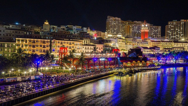 Kh&aacute;ch quốc tế đổ bộ, tới Ph&uacute; Quốc tưởng m&igrave;nh đi nước ngo&agrave;i- Ảnh 5.