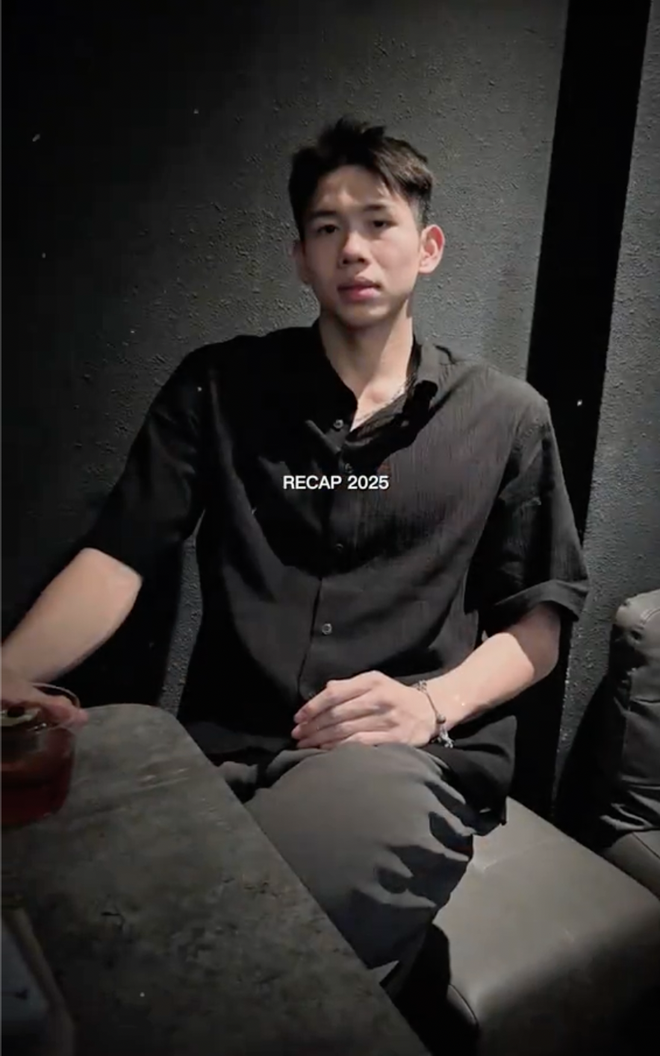 Trung &uacute;y QNCN Quang Thuấn - em trai &Aacute;nh Vi&ecirc;n khoe visual chuẩn 