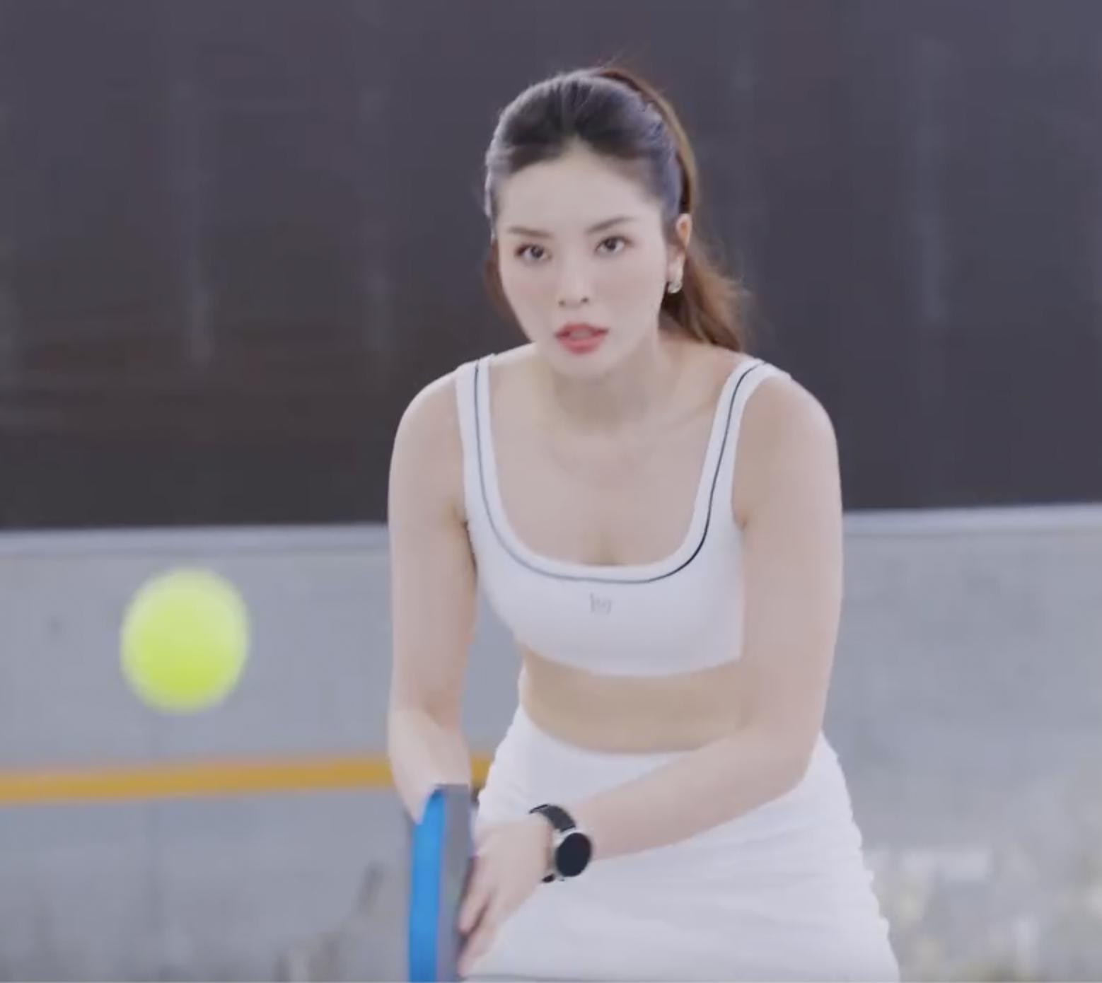 Đi học muộn nhưng thầy xịn khỏi b&agrave;n: Kỳ Duy&ecirc;n được L&yacute; Ho&agrave;ng Nam k&egrave;m cặp chơi pickleball, visual trắng ph&aacute;t s&aacute;ng g&acirc;y sốt MXH- Ảnh 4.