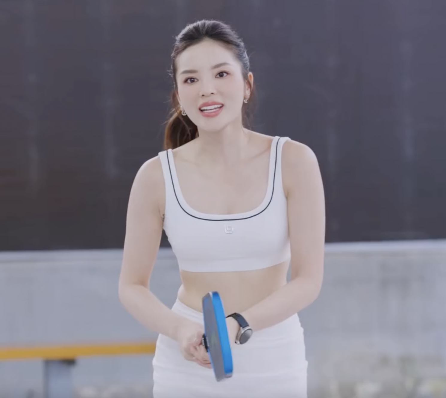 Đi học muộn nhưng thầy xịn khỏi b&agrave;n: Kỳ Duy&ecirc;n được L&yacute; Ho&agrave;ng Nam k&egrave;m cặp chơi pickleball, visual trắng ph&aacute;t s&aacute;ng g&acirc;y sốt MXH- Ảnh 5.