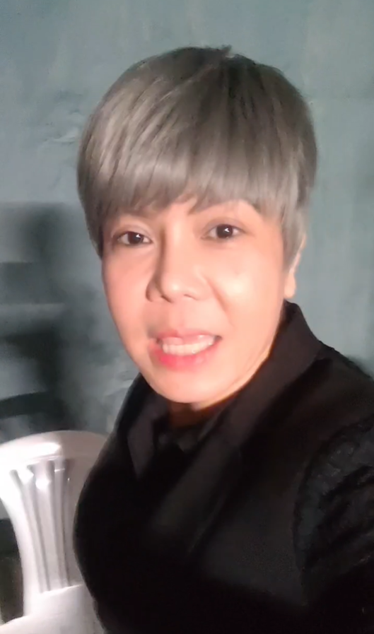 Việt Hương livestream để lộ h&igrave;nh ảnh lạ- Ảnh 2.