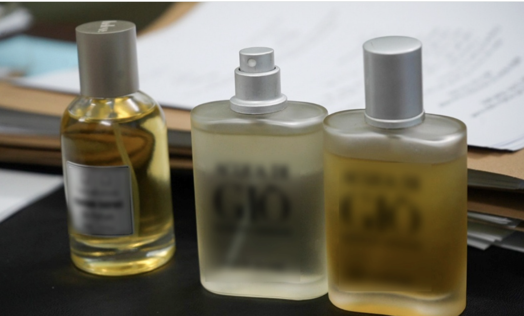 Giám đốc Công ty HALOVA cùng vợ sản xuất hàng ngàn chai nước hoa giả- Ảnh 4. Giám đốc Công ty HALOVA cùng vợ sản xuất hàng ngàn chai nước hoa giả- Ảnh 4.