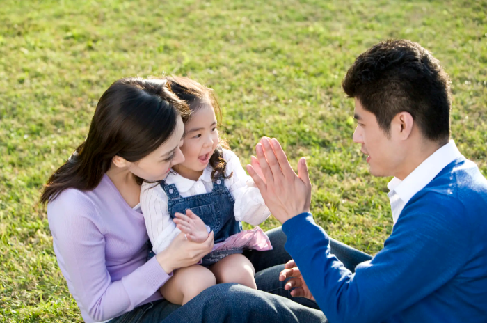 "Con y&ecirc;u bố hay mẹ hơn?": C&aacute;c bậc phụ huynh h&atilde;y ch&uacute; &yacute;, đ&acirc;y l&agrave; một c&acirc;u hỏi rất nguy hiểm!- Ảnh 5.