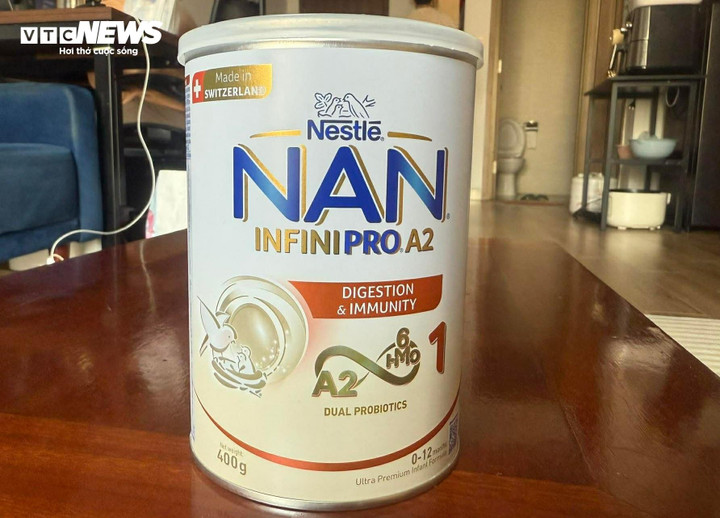 Mẹ trẻ run tay khi ph&aacute;t hiện con đ&atilde; uống hết hộp sữa trong danh s&aacute;ch thu hồi- Ảnh 1.