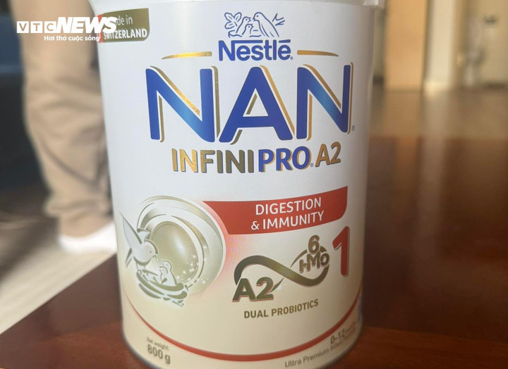 Mẹ trẻ run tay khi ph&aacute;t hiện con đ&atilde; uống hết hộp sữa trong danh s&aacute;ch thu hồi- Ảnh 2.