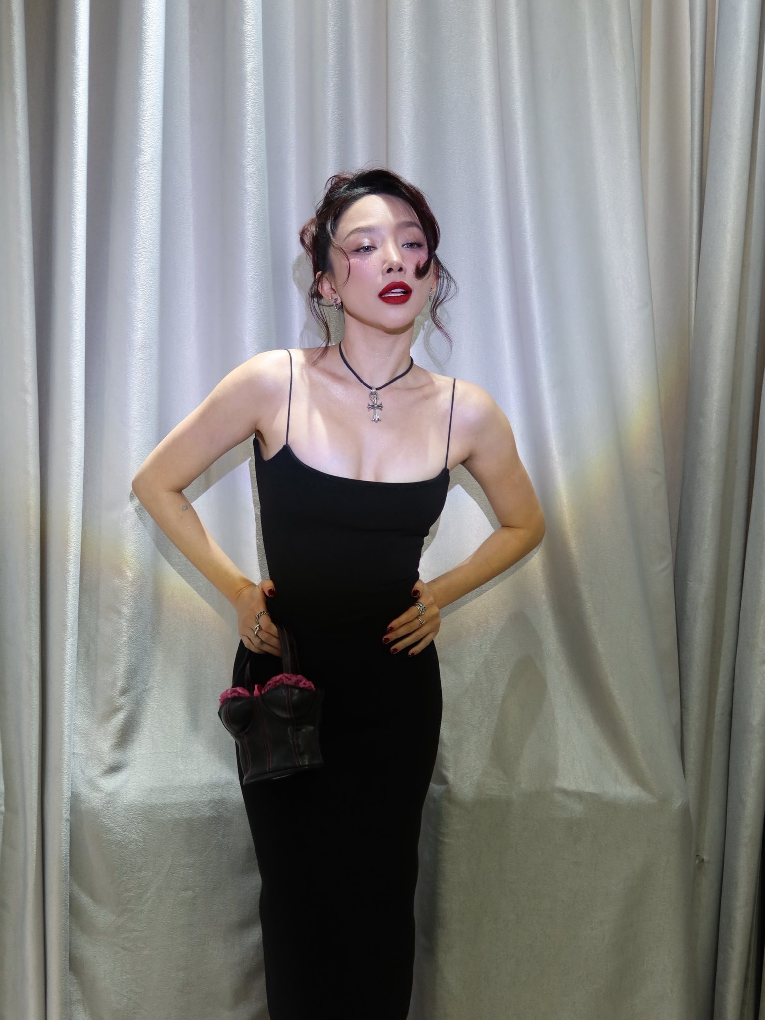 T&oacute;c Ti&ecirc;n d&aacute;ng săn chắc, nhan sắc miễn ch&ecirc; nhờ chăm l&agrave;m 1 việc mỗi tuần, nhiều chị em kh&ocirc;ng d&aacute;m học theo v&igrave; sợ&hellip; xấu- Ảnh 3.