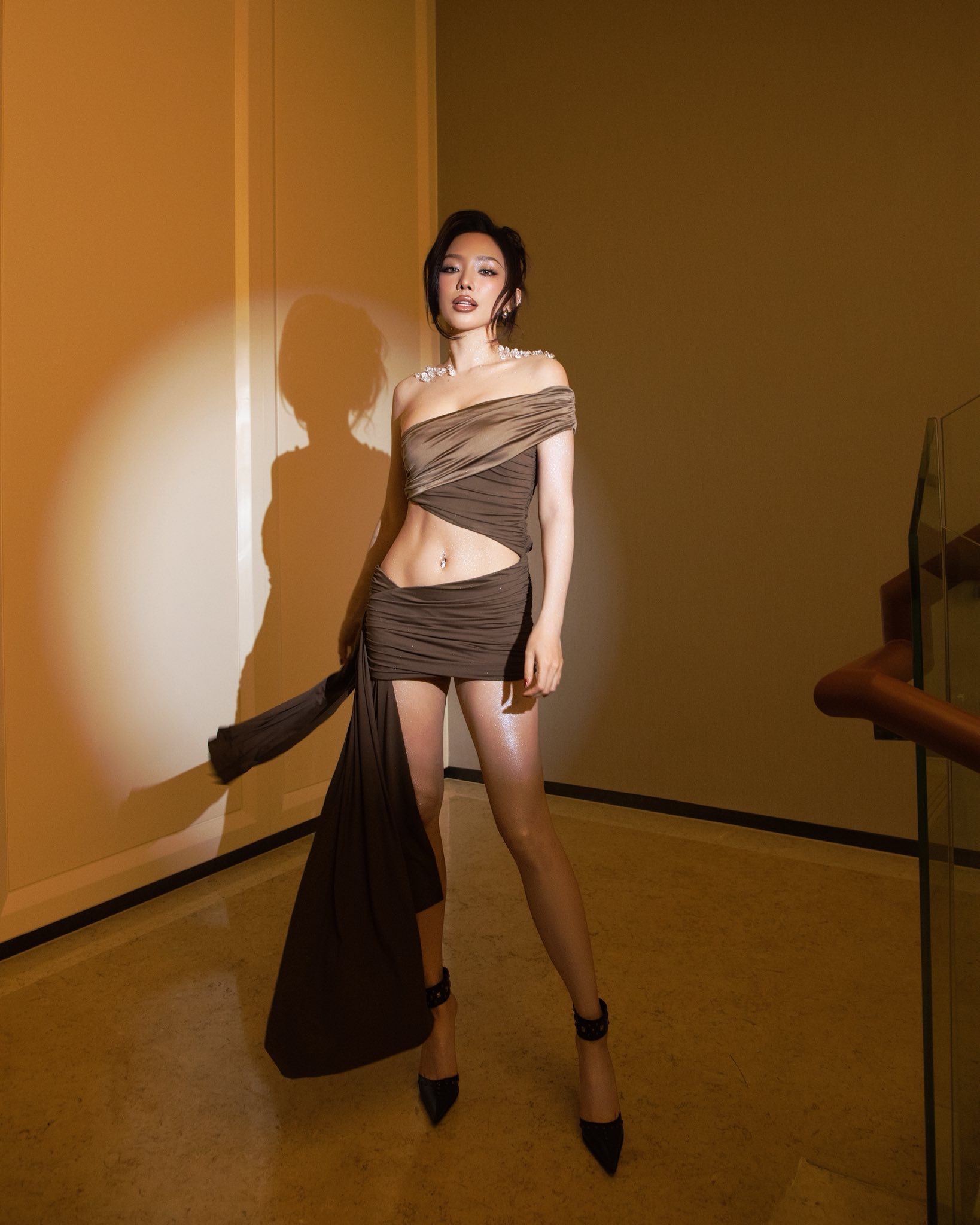 T&oacute;c Ti&ecirc;n d&aacute;ng săn chắc, nhan sắc miễn ch&ecirc; nhờ chăm l&agrave;m 1 việc mỗi tuần, nhiều chị em kh&ocirc;ng d&aacute;m học theo v&igrave; sợ&hellip; xấu- Ảnh 8.