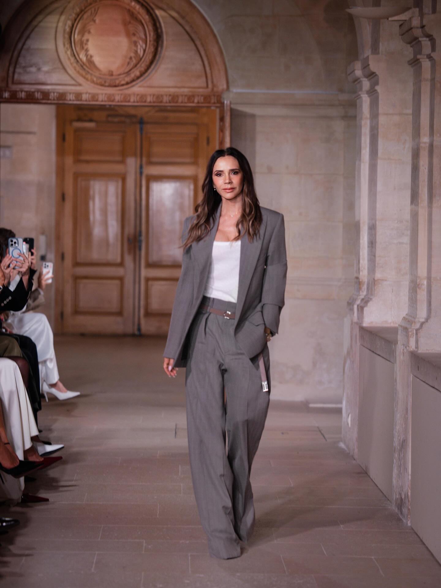 Ly nước s&aacute;ng da, dưỡng nhan l&acirc;u d&agrave;i của Triệu Lộ Tư v&agrave; Victoria Beckham- Ảnh 2.