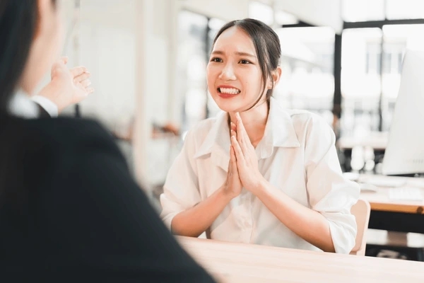 Khi được ai đ&oacute; xin lỗi, đừng chỉ đ&aacute;p lại &ldquo;kh&ocirc;ng sao đ&acirc;u&rdquo;: 3 c&aacute;ch trả lời n&agrave;y mới thể hiện EQ cao, dễ được khen ngợi- Ảnh 1.