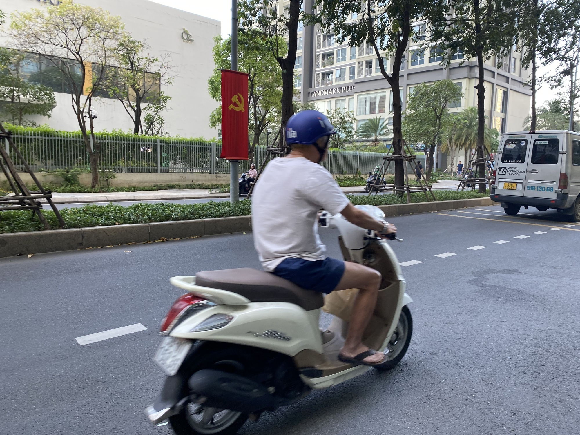 Nhiệt độ giảm sâu, người dân TP Hồ Chí Minh bảo vệ sức khỏe ra sao?- Ảnh 7. Nhiệt độ giảm sâu, người dân TP Hồ Chí Minh bảo vệ sức khỏe ra sao?- Ảnh 7.