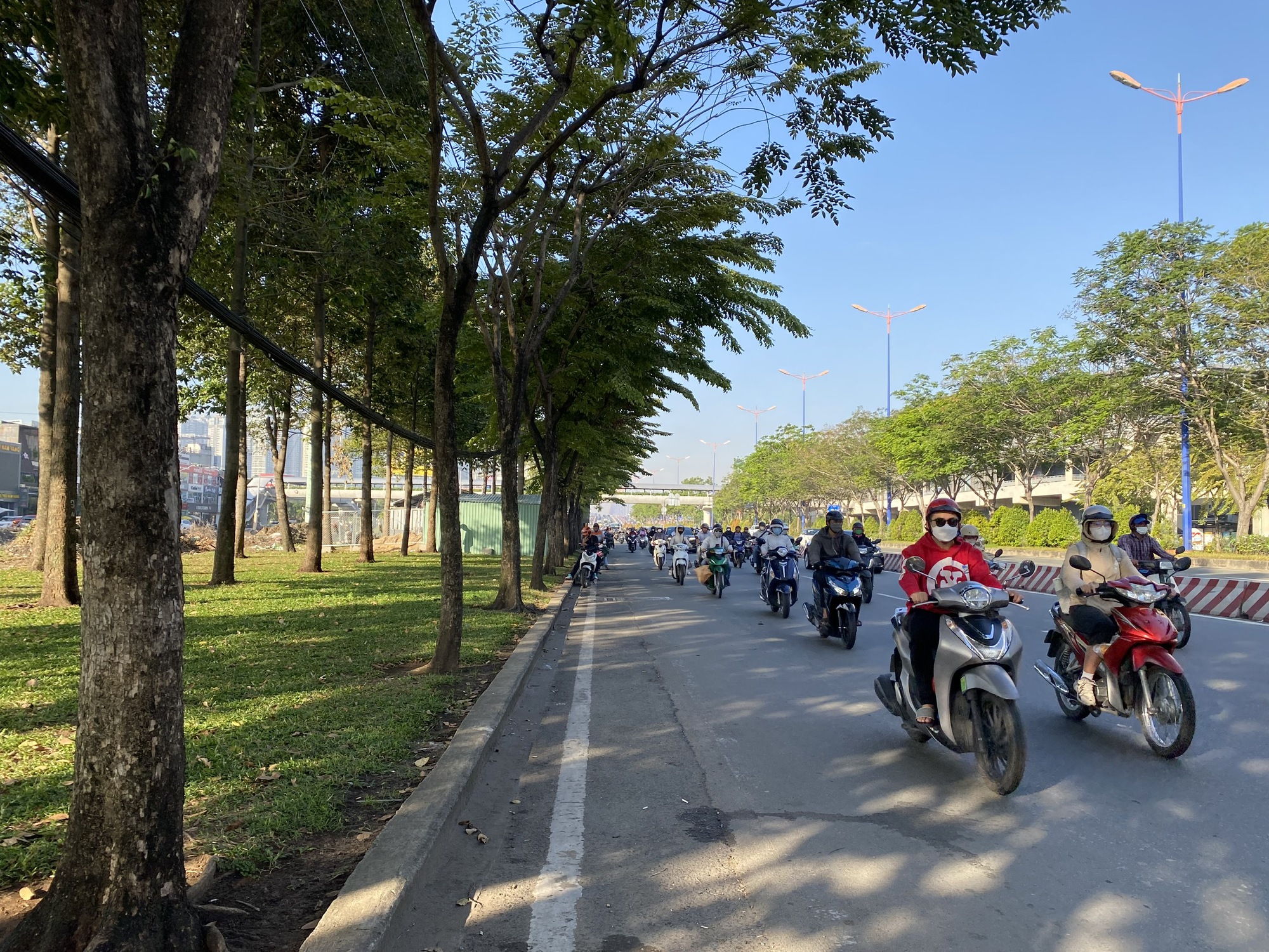 Nhiệt độ giảm sâu, người dân TP Hồ Chí Minh bảo vệ sức khỏe ra sao?- Ảnh 12. Nhiệt độ giảm sâu, người dân TP Hồ Chí Minh bảo vệ sức khỏe ra sao?- Ảnh 12.