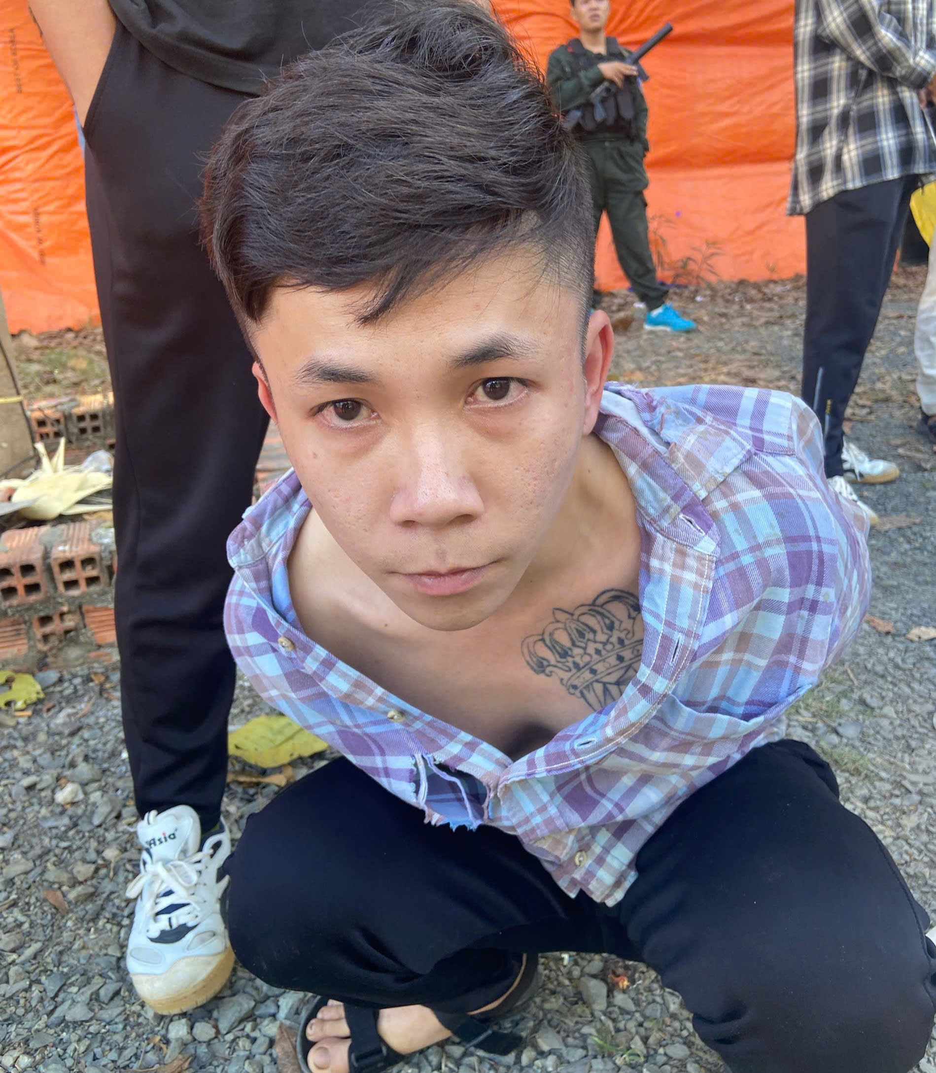 Đột k&iacute;ch "c&ocirc;ng xưởng" giết mổ ch&oacute; trộm ở T&acirc;y Ninh, bắt giữ nhiều đối tượng- Ảnh 2.