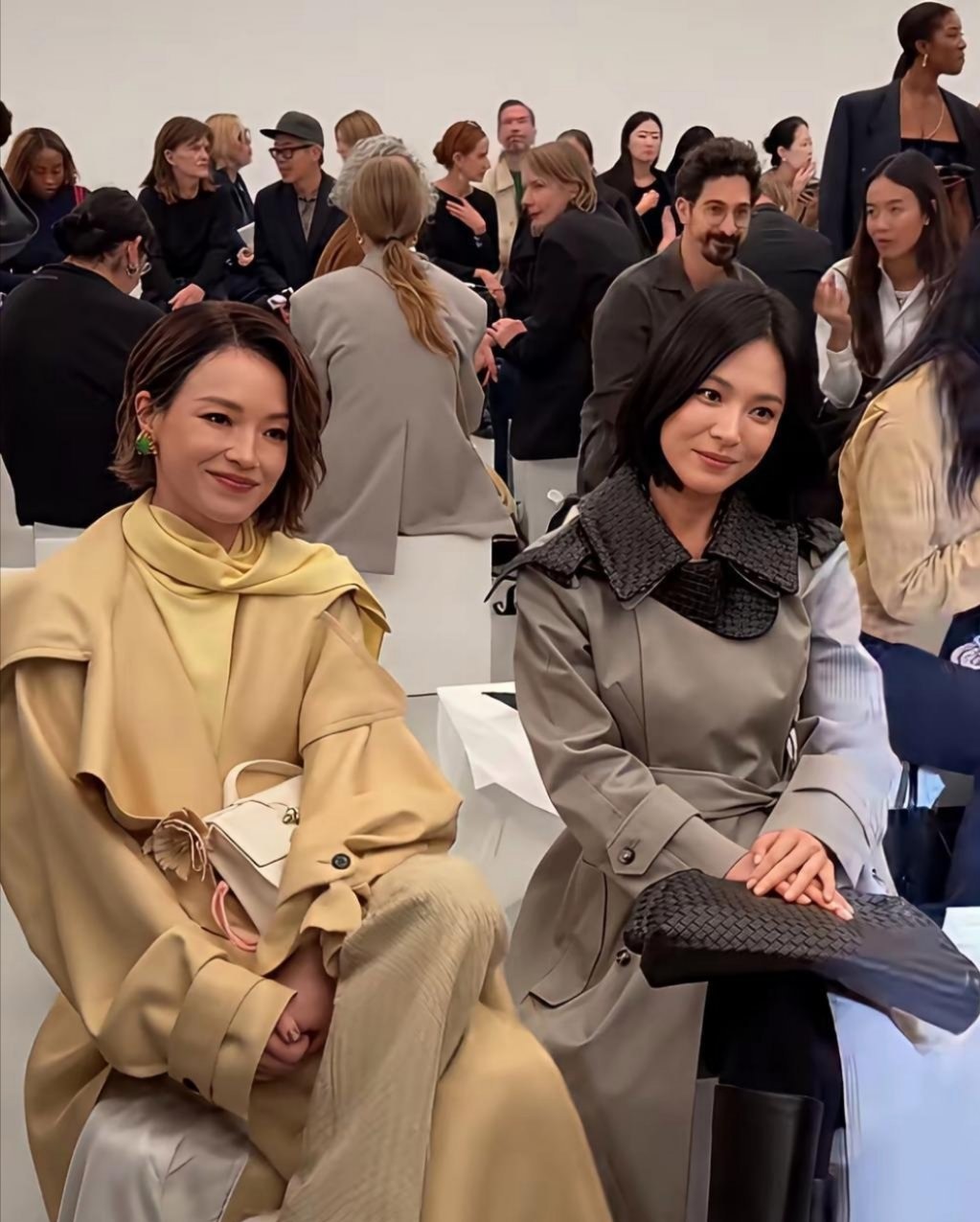 Những lần Song Hye Kyo chung khung h&igrave;nh với mỹ nh&acirc;n Cbiz: Lấn &aacute;t Triệu Vy nhưng lại thua Chương Tử Di, Ch&acirc;u Tấn- Ảnh 1.