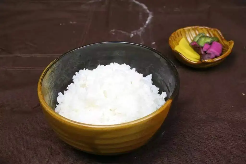 Cắt ho&agrave;n to&agrave;n tinh bột để kiểm so&aacute;t đường huyết: Người phụ nữ 51 tuổi nhận kết quả bất ngờ - Ảnh 1.