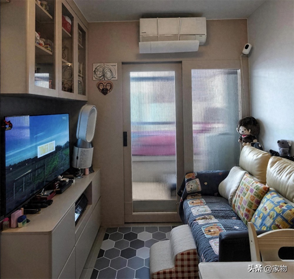 Cặp vợ chồng mới cưới mua căn hộ 26m&sup2;: Biến ban c&ocirc;ng th&agrave;nh ph&ograve;ng trẻ em, nh&agrave; nhỏ nhưng đủ chỗ cho gia đ&igrave;nh 3 người- Ảnh 1.