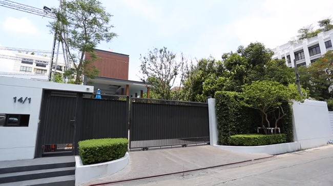 Tiến sĩ mắc u n&atilde;o kết h&ocirc;n với mẹ đơn th&acirc;n U50: Ở biệt phủ 2.000m2 giữa trung t&acirc;m, rất giỏi chiều vợ, h&ocirc;n nh&acirc;n 13 năm vẫn hạnh ph&uacute;c- Ảnh 4.