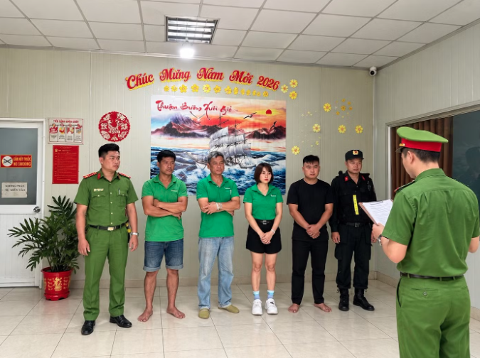 Kh&aacute;m x&eacute;t 200 địa điểm tại nhiều tỉnh th&agrave;nh trong chuy&ecirc;n &aacute;n đặc biệt lớn, bắt vợ chồng V&otilde; Thị Kim Th&uacute;y SN 1983 - Ảnh 1.