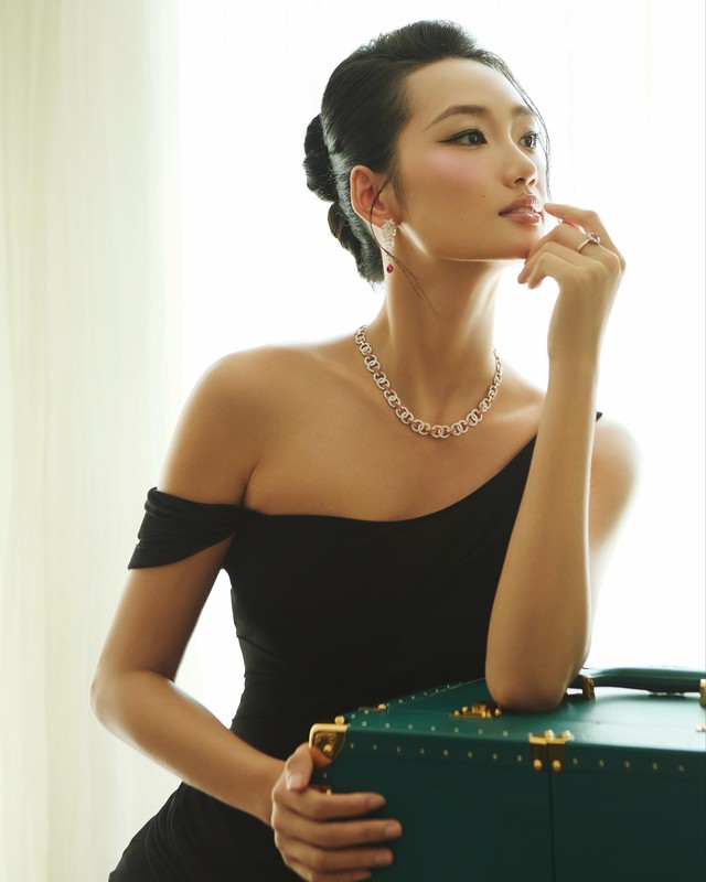 Đối thủ của Kỳ Duy&ecirc;n đi thi Hoa hậu, được v&iacute; với bạn g&aacute;i Tỉnh B&aacute;ch Nhi&ecirc;n- Ảnh 9.