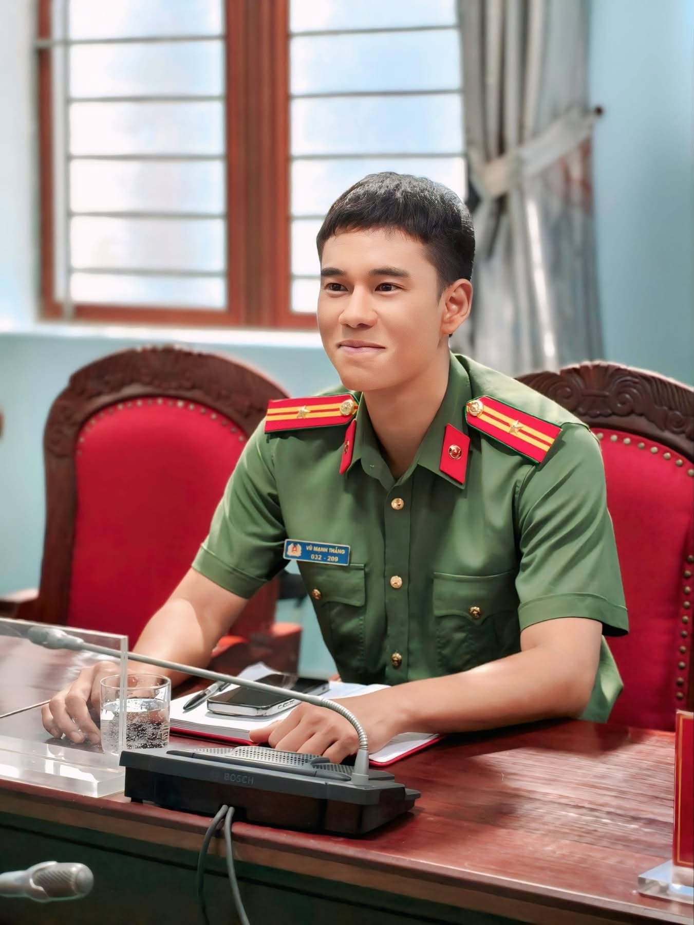 Nam diễn vi&ecirc;n phim Việt giờ v&agrave;ng đi b&aacute;n tr&agrave; sữa tr&ecirc;n đường X&atilde; Đ&agrave;n (H&agrave; Nội)- Ảnh 4.