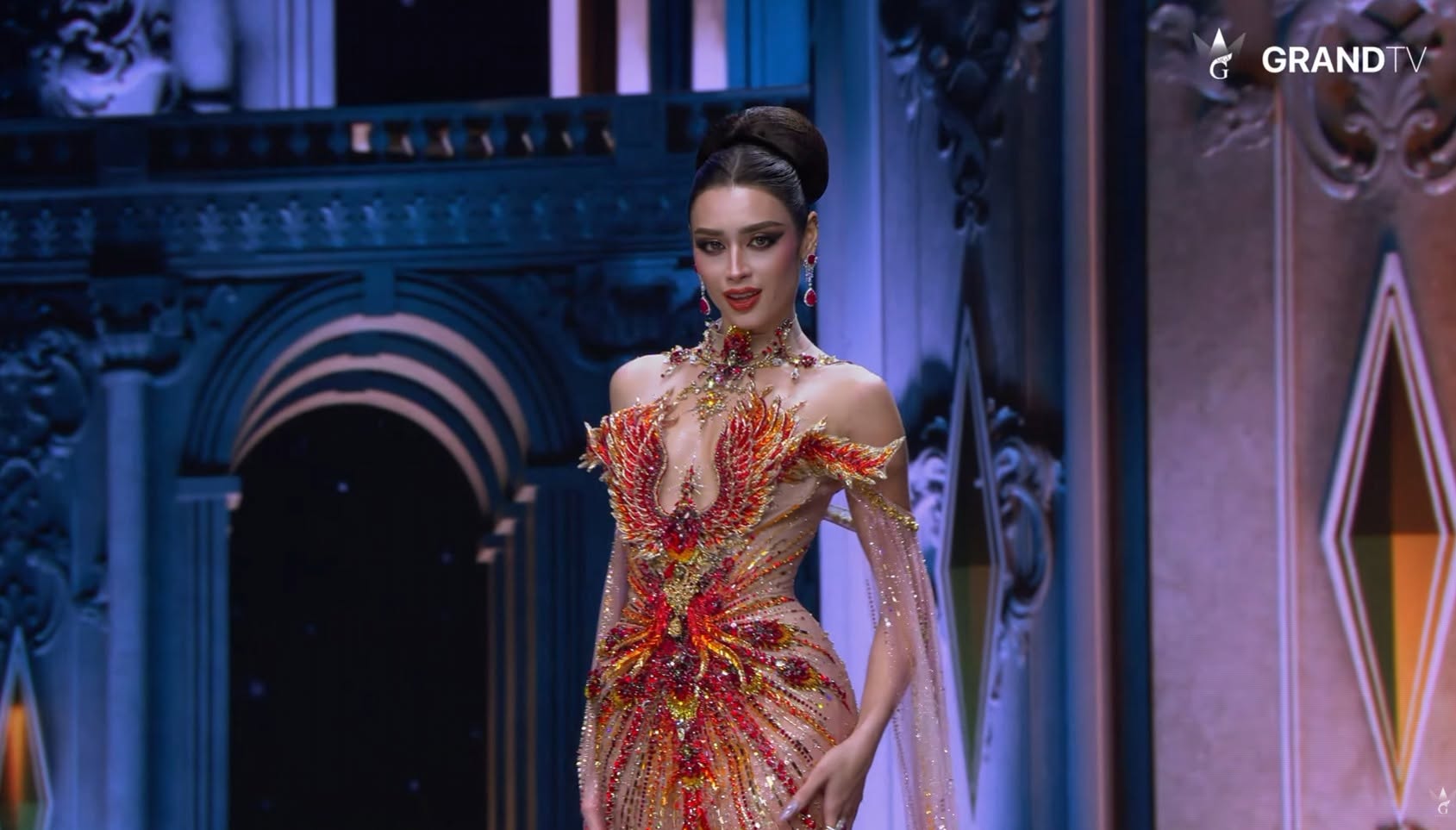 Chung kết Miss Grand International: Emoura Phạm vừa v&agrave;o Top 10, BTC liền đổi luật - Ảnh 5.