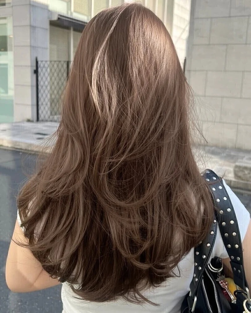 Không muốn tẩy tóc nhưng vẫn muốn đổi màu mùa thu? Thử ngay 8 gam cam nâu tông trà này- Ảnh 2.