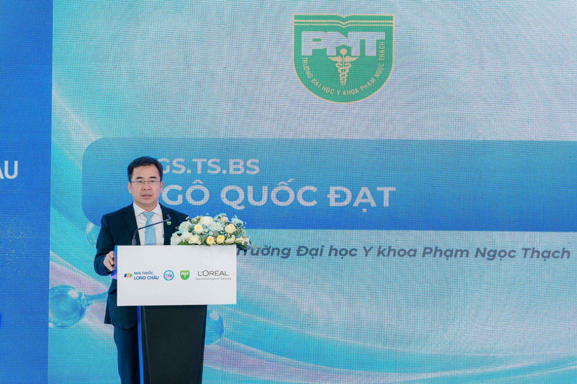 &rlm;Long Ch&acirc;u bắt tay Hội Da liễu TP.HCM, Trường ĐH Y khoa Phạm Ngọc Thạch v&agrave; L&rsquo;Or&eacute;al (Ph&aacute;p), mở rộng mạng lưới chăm s&oacute;c sức khỏe da liễu cộng đồng&rlm;         &rlm; &rlm; - Ảnh 3.