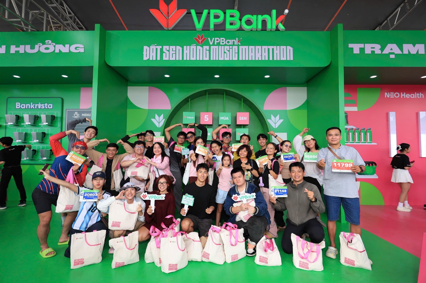 Đồng Th&aacute;p bước v&agrave;o m&ugrave;a hội, hơn 15.500 runner đổ về check- in VPBank Đất Sen Hồng Music Marathon 2026 - Ảnh 4.