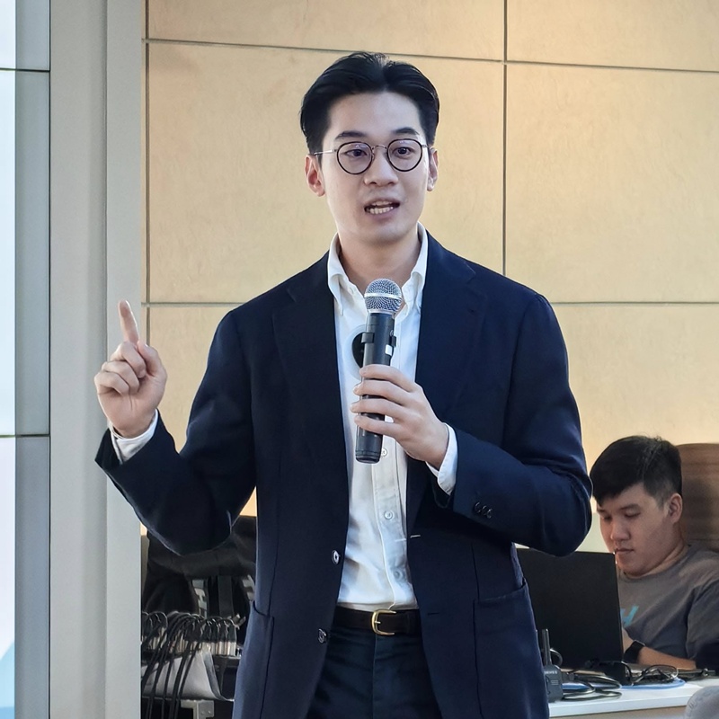 Ngọc nữ showbiz N. cưới thiếu gia ngh&igrave;n tỷ ng&agrave;nh ng&acirc;n h&agrave;ng trong th&aacute;ng 12, lộ hẳn clip c&ugrave;ng đ&agrave;ng trai đi ph&aacute;t thiệp mời- Ảnh 9.