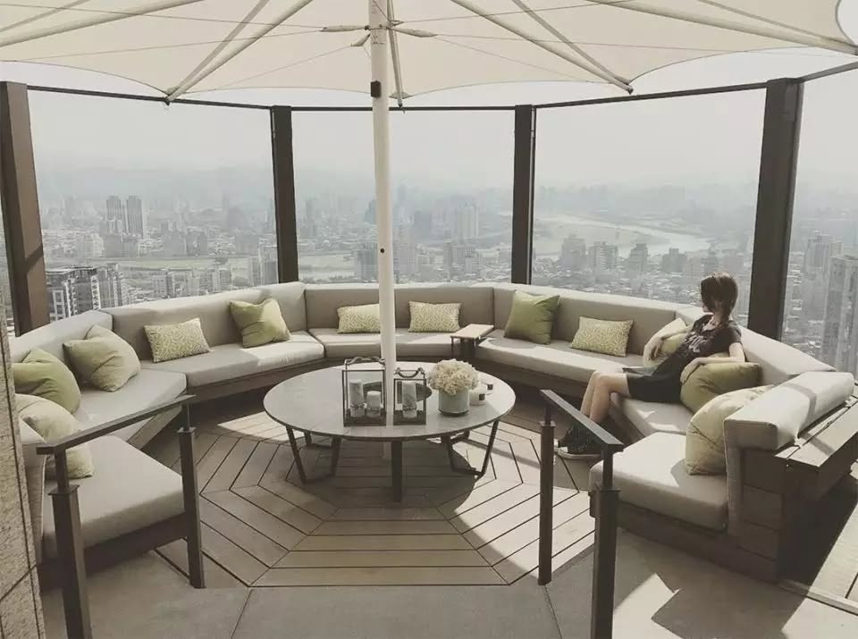 Căn penthouse "kh&ocirc;ng h&agrave;ng x&oacute;m" của "&ocirc;ng ho&agrave;ng Cpop" Ch&acirc;u Kiệt Lu&acirc;n- Ảnh 4.
