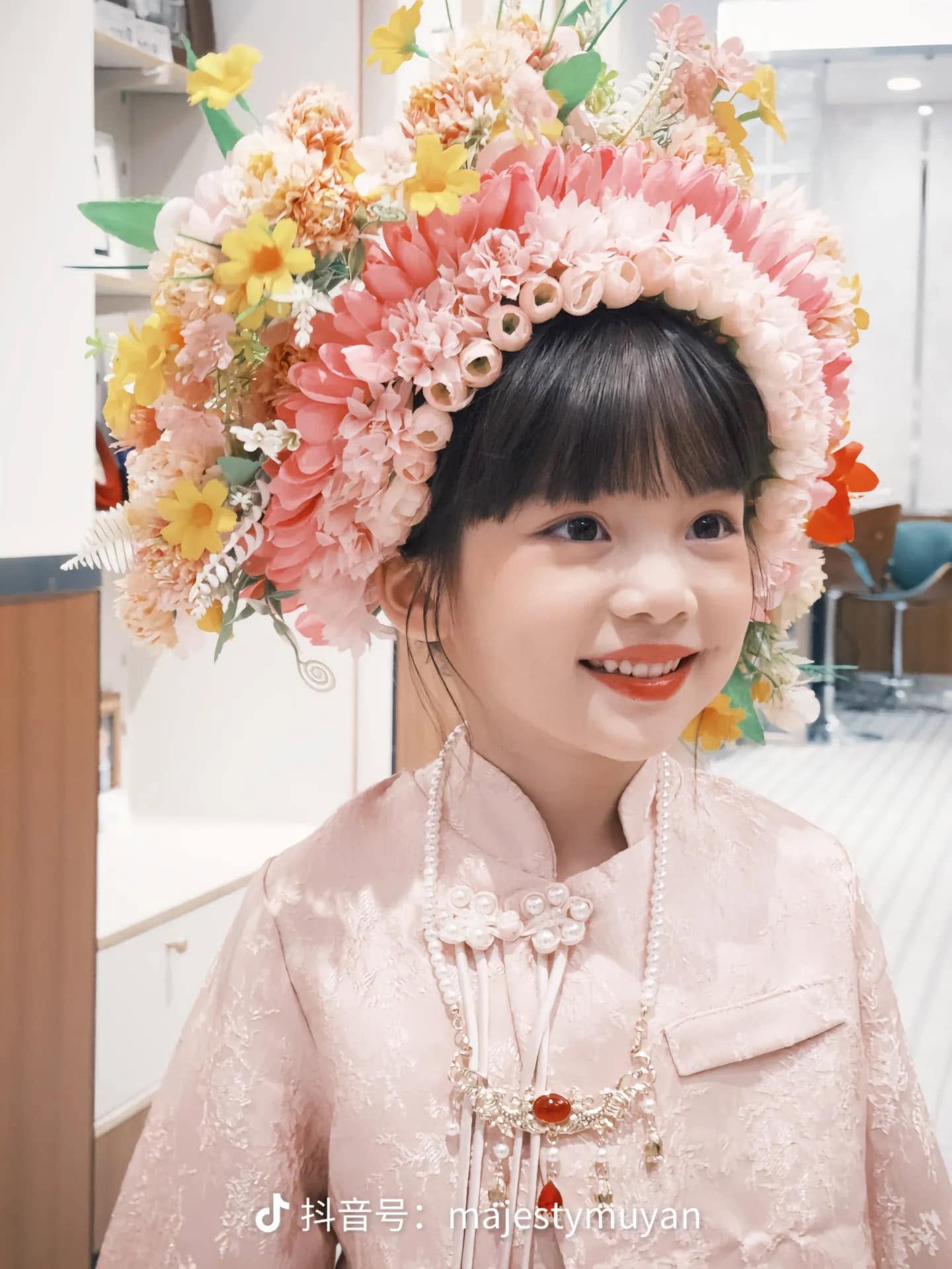Thi&ecirc;n thần nh&iacute; gi&agrave;u nhất showbiz: 5 tuổi đ&atilde; c&oacute; BMW mui trần, 7 tuổi đứng t&ecirc;n sở hữu 6 căn nh&agrave;- Ảnh 6.