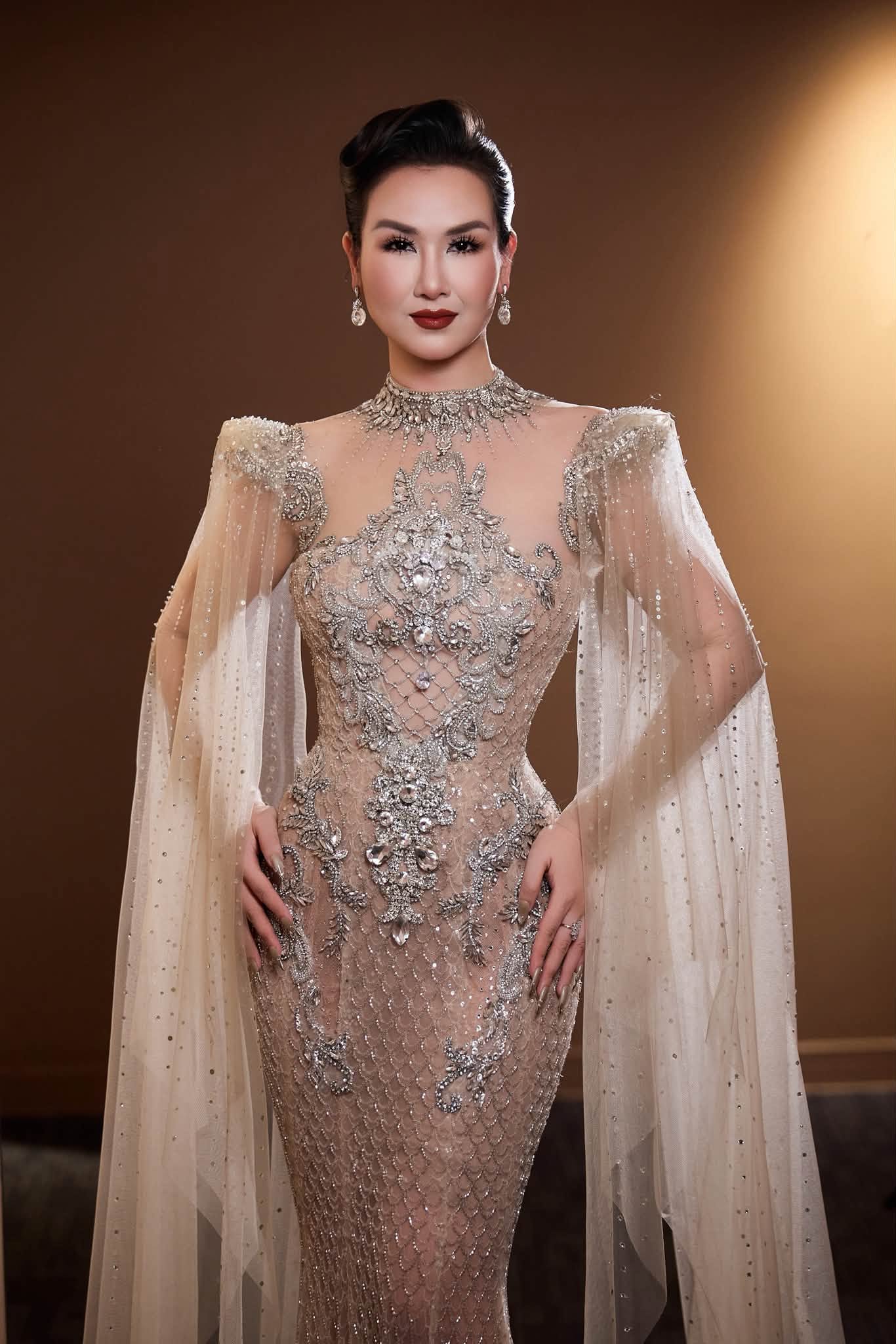 Giọng ca mới h&aacute;t nửa b&agrave;i đ&atilde; khiến d&acirc;n t&igrave;nh &ldquo;đọc vị&rdquo;, mẹ 2 con đắt show bậc nhất kh&ocirc;ng lẫn v&agrave;o đ&acirc;u- Ảnh 5.