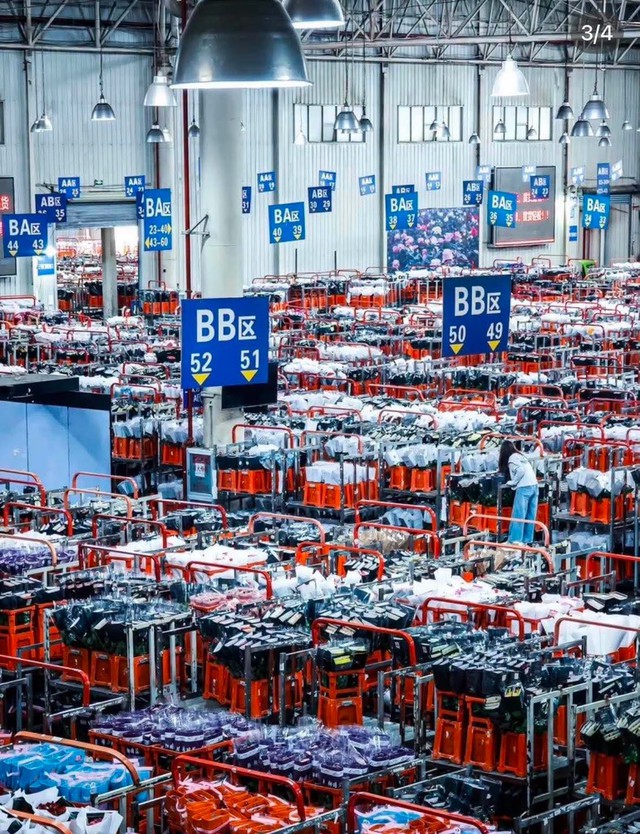 Kỳ lạ s&agrave;n giao dịch đấu gi&aacute; hoa lớn nhất ch&acirc;u &Aacute;, 900 tay bu&ocirc;n kh&ocirc;ng mặc cả, do dự nửa gi&acirc;y l&agrave; ra về tay trắng- Ảnh 5.