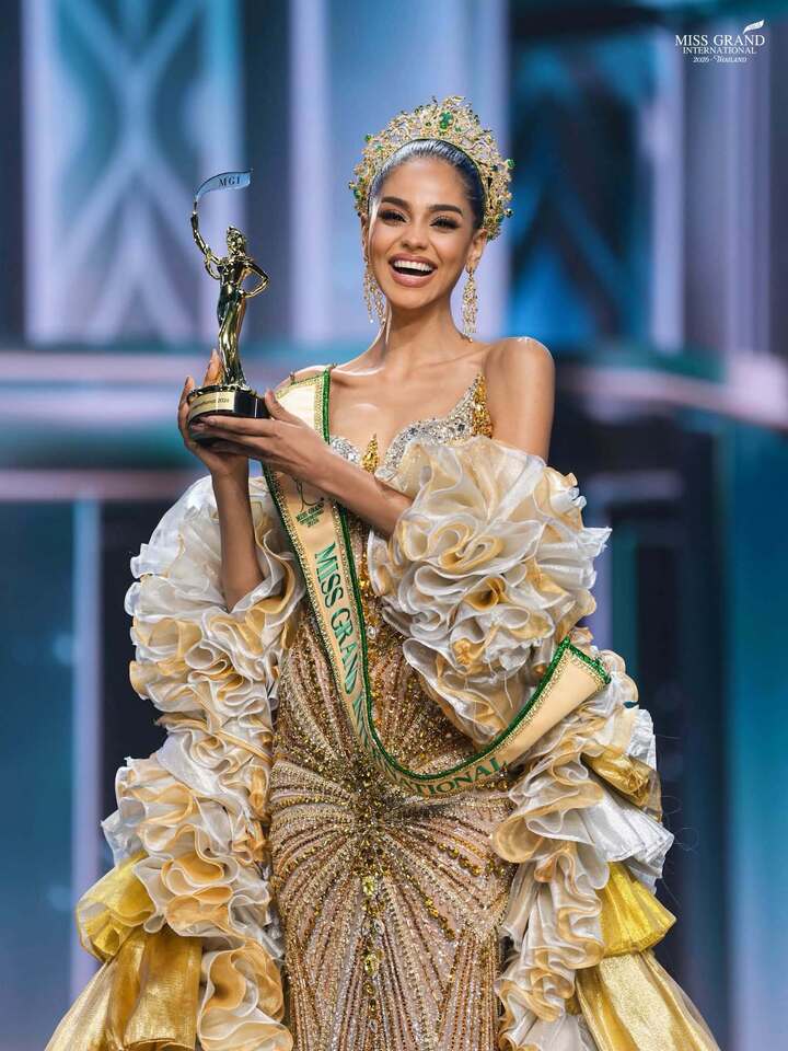 Nhan sắc người đẹp lai gi&agrave;nh vương miện Miss Grand International 2026- Ảnh 1.